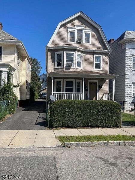 1st image of 11 Kling St