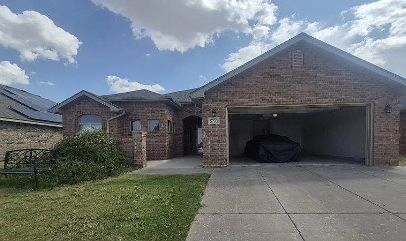 Spacious 4 Bed, 3 Bath Home in Lubbock, TX - Available now - $2500 per month — Photo 1