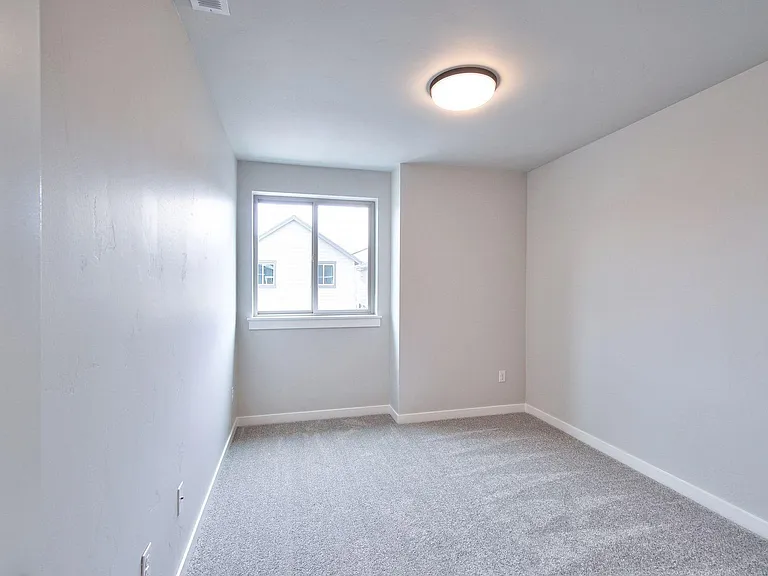 5443 SE Logan Ln — Photo 21