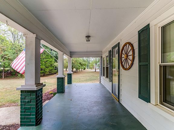 5th image of 3711 McDaniel Dr