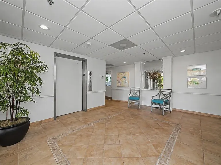 5408 Eagles Point Cir #302 — Photo 36