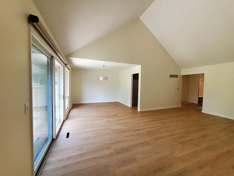 2333 W Cumberland Ct — Photo 6