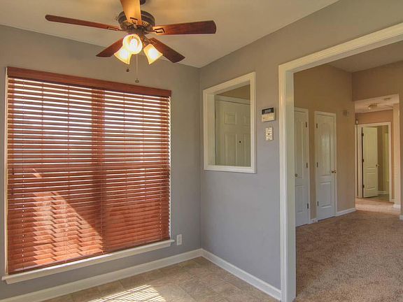 4th image of 106 W McCoury Ln
