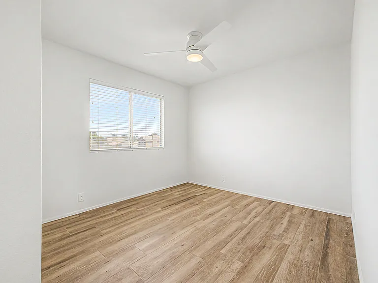 Upstairs Bedroom 2