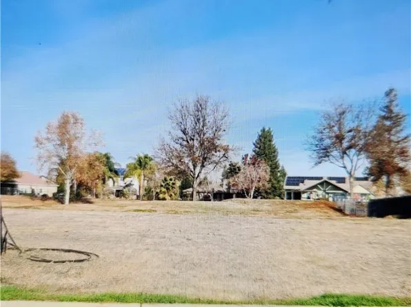8290 Lake Shore Dr #25A, Chowchilla, CA 93610