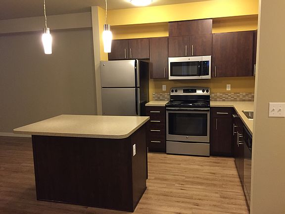 2nd image of 975 NE Discovery Dr Unit 214