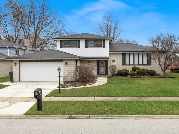 301 S Dante Ave, Glenwood, IL 60425