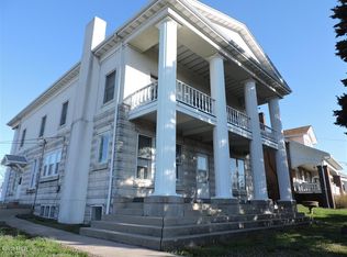 903 State St, Chester, IL 62233