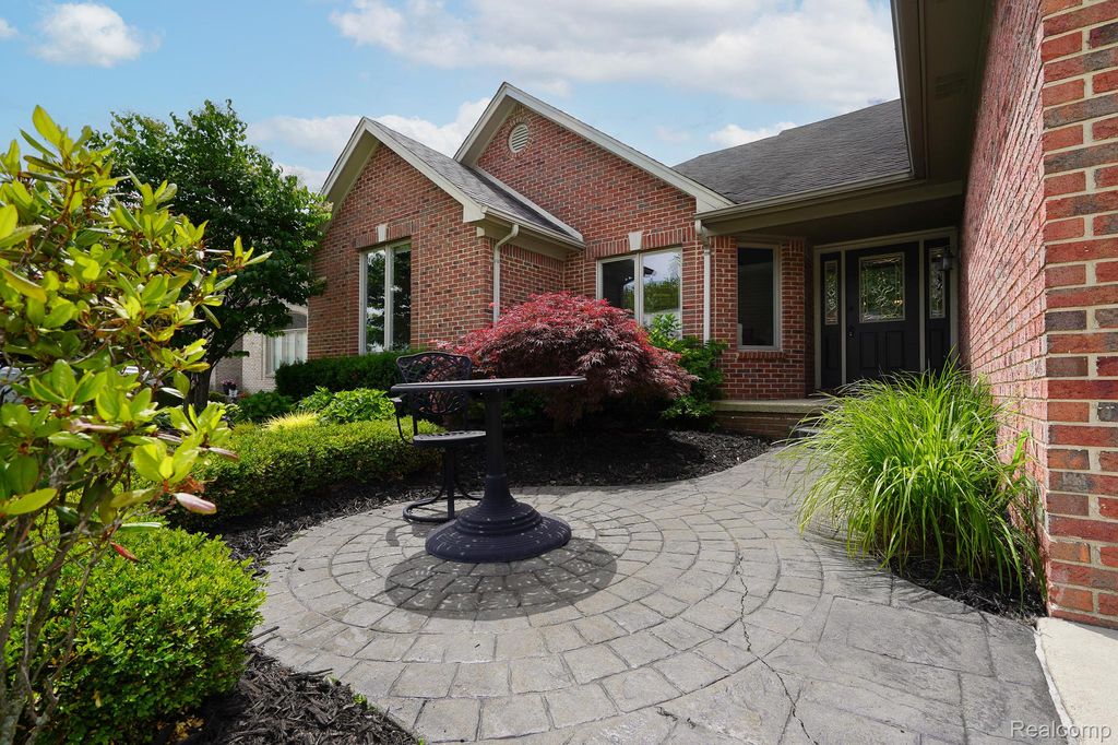 16154 White Water Dr, Macomb, MI - View 4