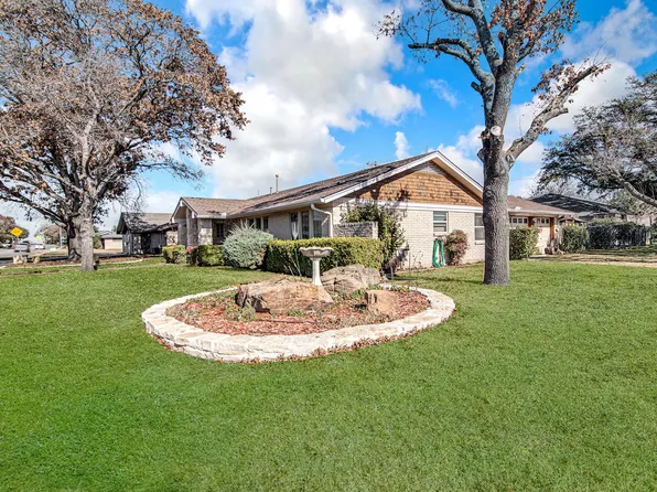 5663 Woodway Dr, Fort Worth, TX 76133