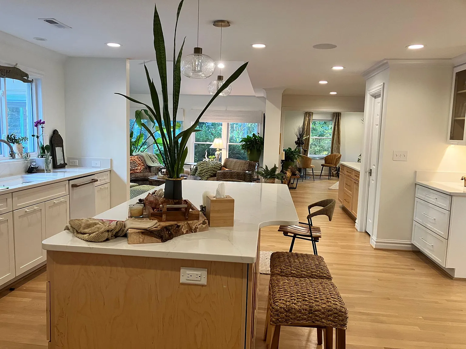 324 Susan Constant Dr — Photo 2