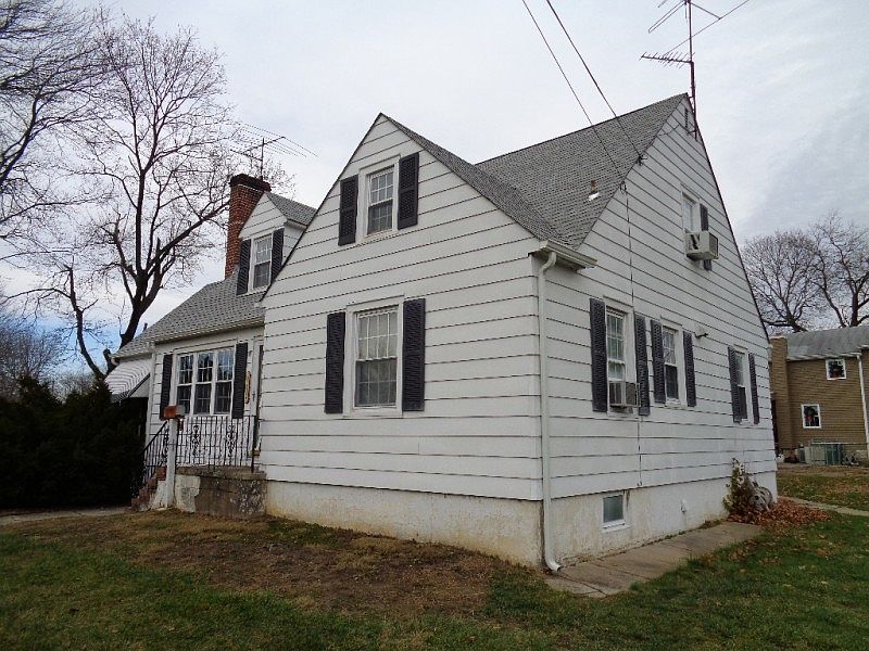 2nd image of 411 Hulmeville Ave