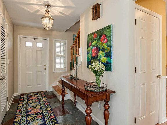 5th image of 1310 Woodcliff Dr SE