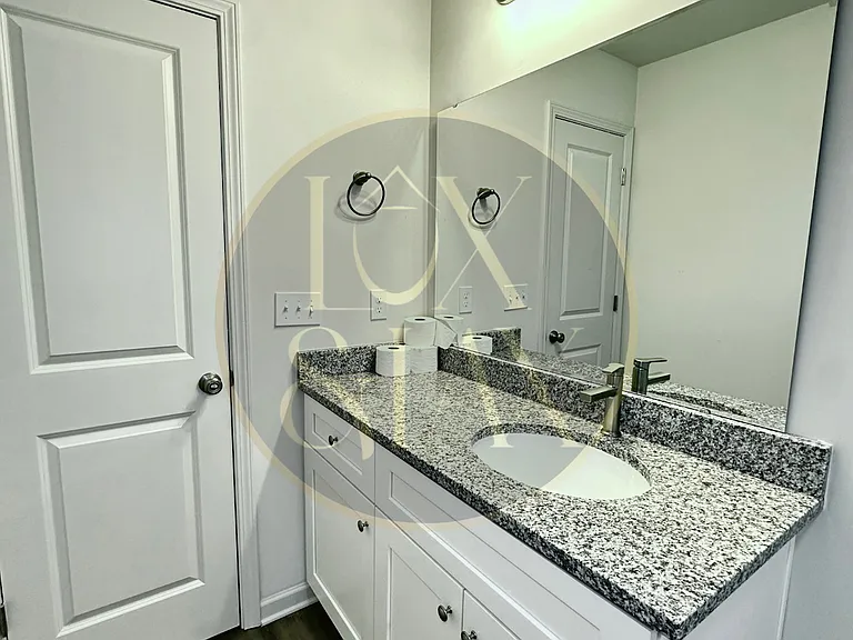 Upstairs Shared Bathroom | Sink