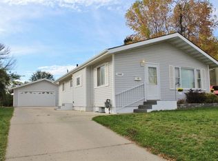 1632 2nd St SE, Minot, ND 58701