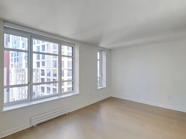 45 Hoyt Street image 1 of 6