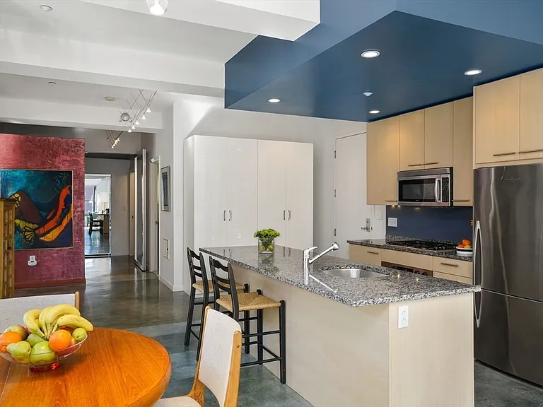 1166 Washington St #303 — Photo 11