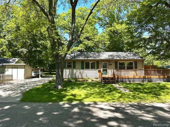 3003 Creston Ave, Lansing, MI 48906