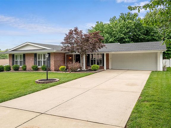 2nd image of 1415 Orchard Lakes Dr