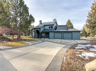 900 NW Chelsea Loop, Bend, OR 97703