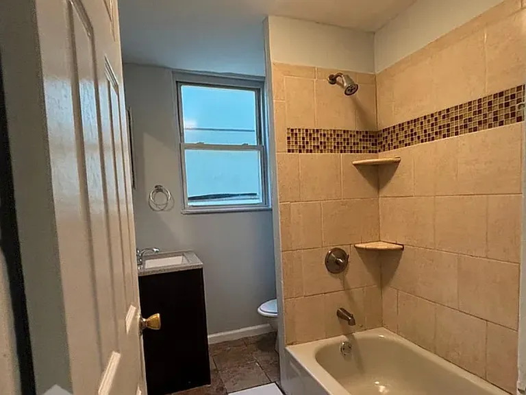 157 Hobson St #1A — Photo 10