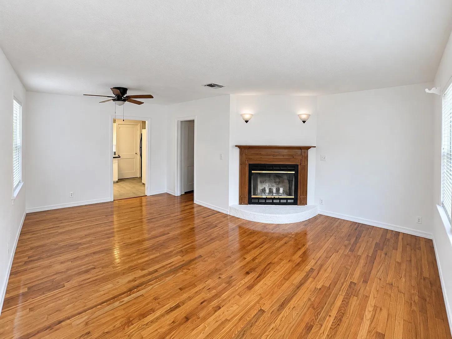 3 bed, 1500 sqft, $1,650 — Photo 3