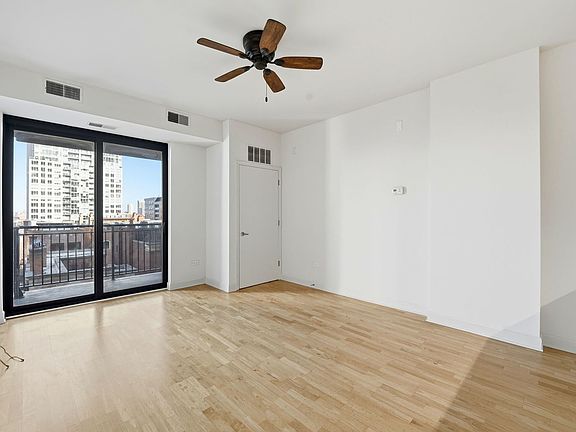4th image of 451 W Huron St Unit 702