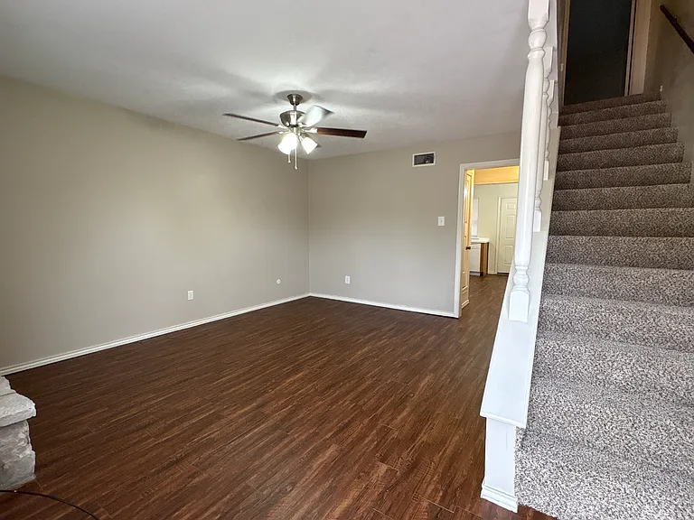 1607 N Nolan River Rd #A — Photo 2
