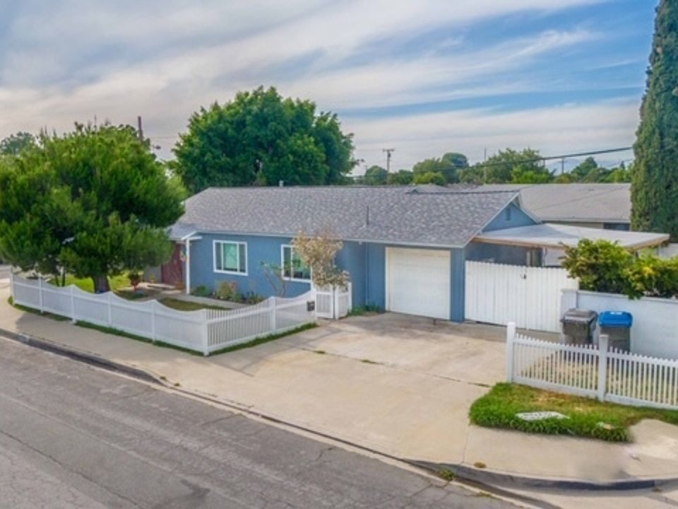 1st image of 11729 Tina St