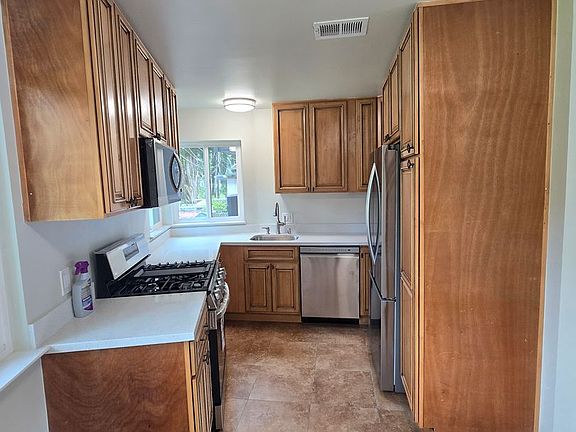 3rd image of 20 Manzanita Ave