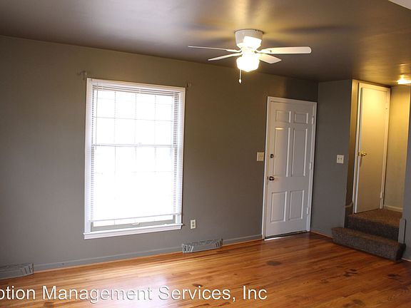 3rd image of 6633 Floyd St