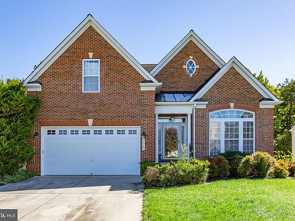 3rd image of 5000 Sewells Pointe Way