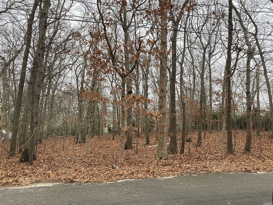 2nd image of 605 Eastwood Dr