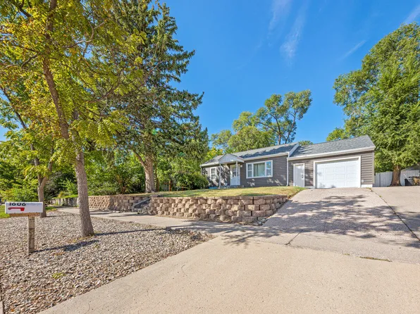 1606 E Capitol Ave, Pierre, SD 57501