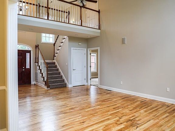 3rd image of 2815 Palisades Ct