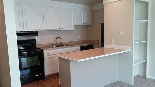 3rd image of 1501 30th St SE APT 207