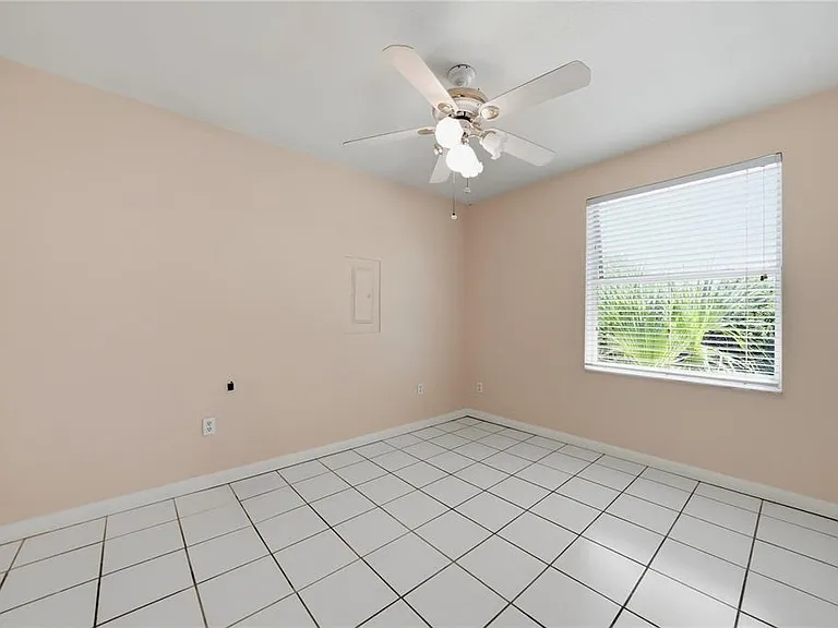906 Carlton Rd — Photo 14