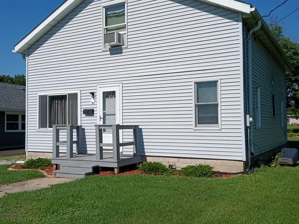 169 Harrington Ave, Crown Point, IN 46307
