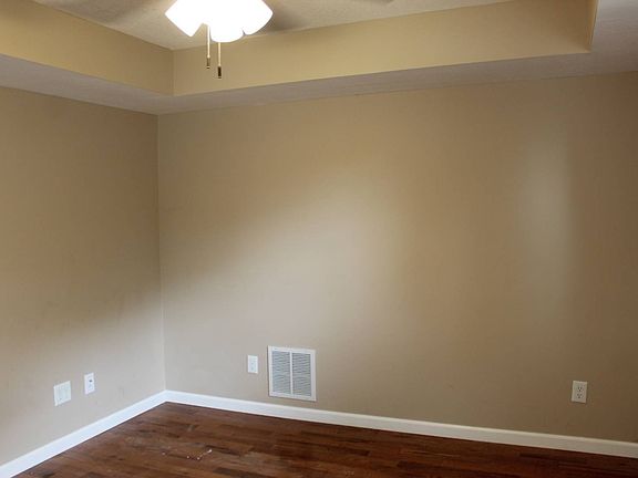 3rd image of 603 W Cherry St