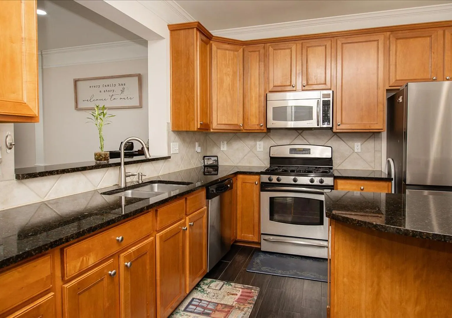 Spacious 3/3.5 Townhome in Beautiful Smyrna Neighborhood! — Photo 4