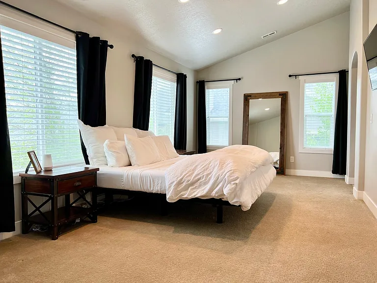 339 E Manti Dr — Photo 14
