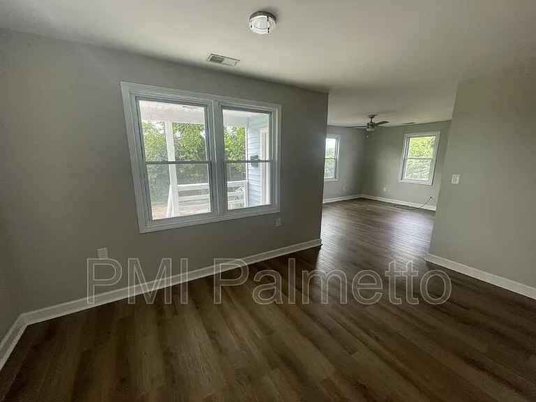 1016 Walnut St — Photo 5