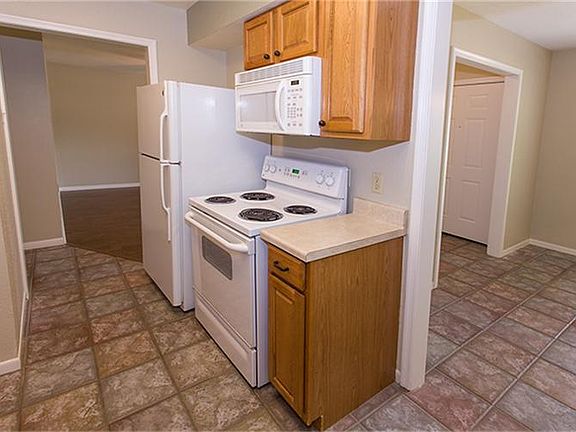 Kitchen and the refrigerator stays!