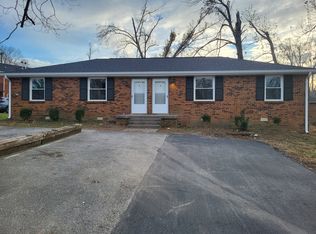 802B Biglen Rd, Clarksville, TN 37042