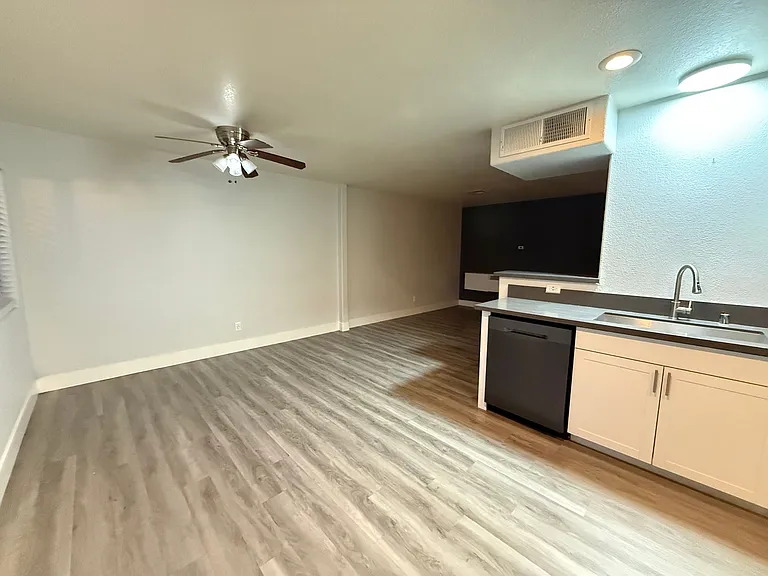 3305 Cheyenne Gardens Way — Photo 7
