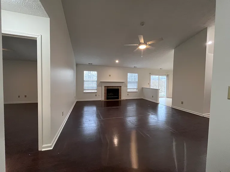 6540 Amherst Way — Photo 9