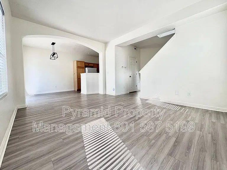 1553 W Vivante Way — Photo 4