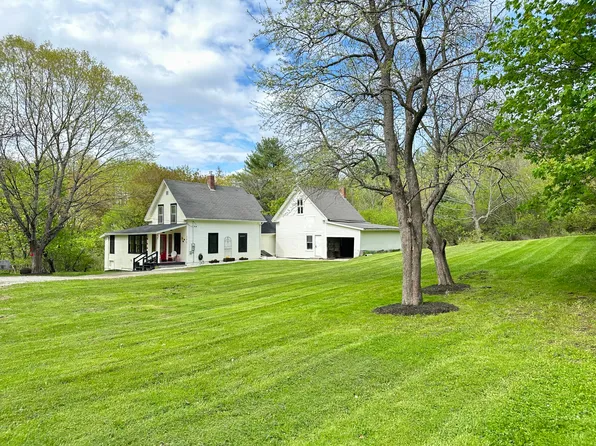 132 Lake Avenue, Farmington, ME 04938