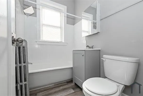 535 E 102nd St #205 — Photo 6