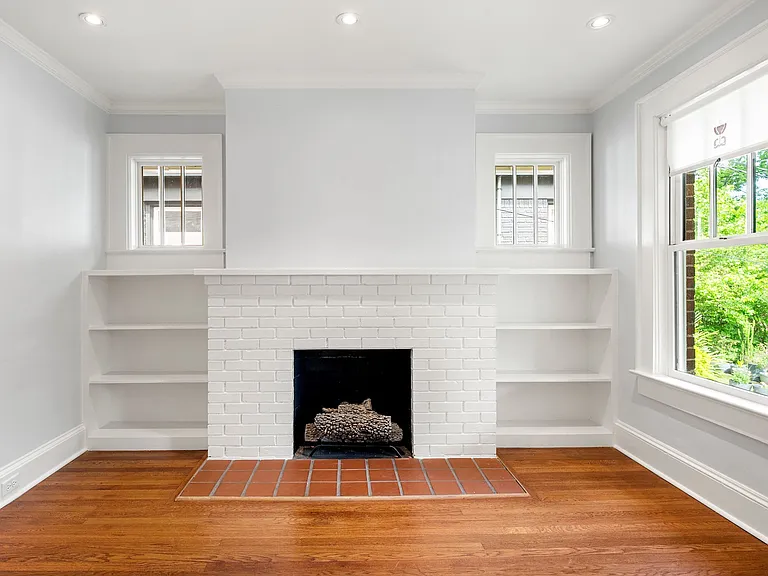 700 Berne St SE — Photo 5